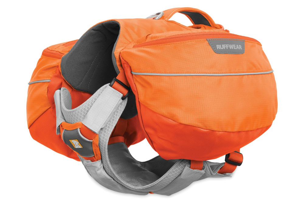 El panel Ruffwear Core Cooler™ aporta al perro un enfriamiento refrigeración por evaporación del agua. toma 4