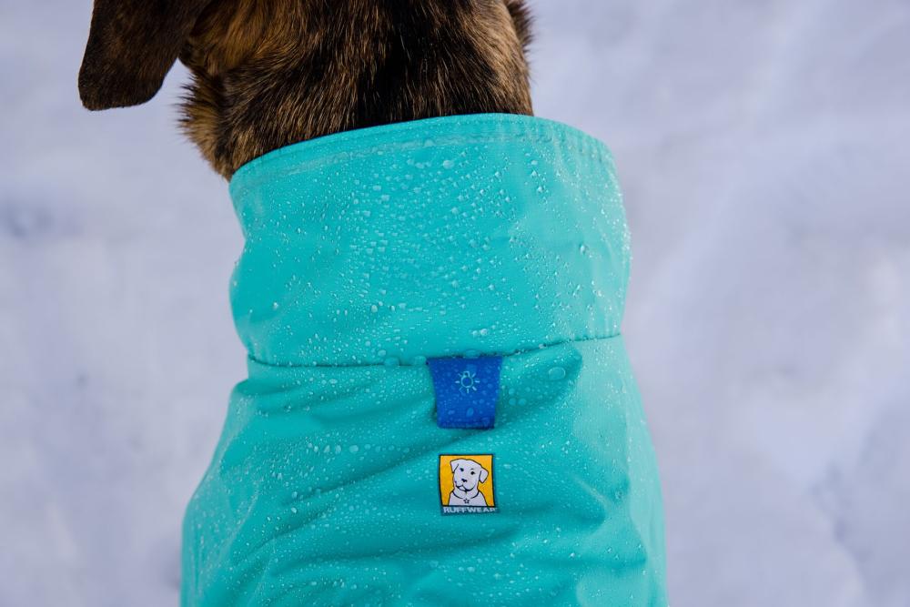 chubasquero para perros Ruffwear SUN SHOWER™ Rosa . Ultra protección a la lluvia incluso más intensa 11