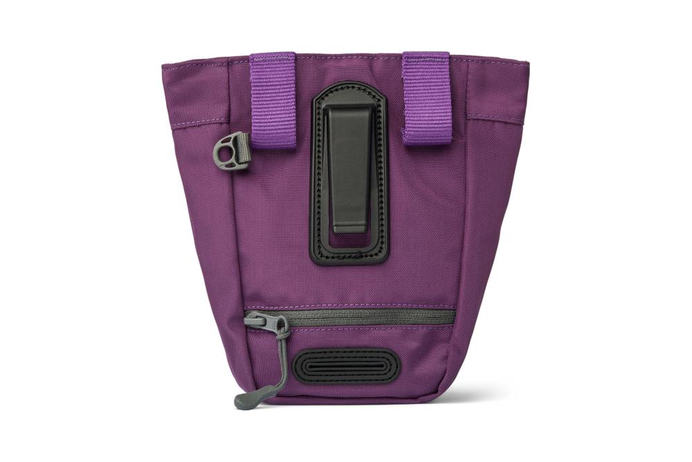 Bolsa para premios golosinas para entrenamiento perros DOG Copenhagen. Cierre magnético y dispensador de bolsitas . Lila 2