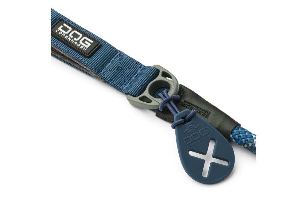 Soporte llavera para bolsitas de cacas y excrementos perros Dog Copenhagen Flexy. Azul 3