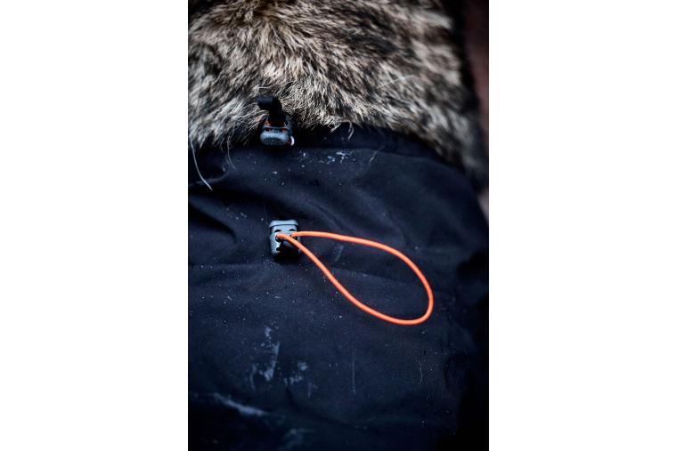 Chubasquero para perros Non-Stop Trekking, protección total a lluvia, viento, nieve… toma 1 2