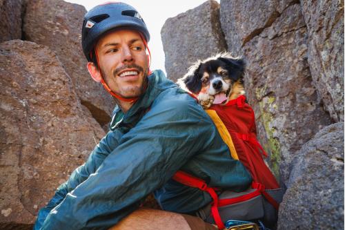 mochila para llevar transportar perros Ruffwear Hitch Hiker™. Ejemplo 5