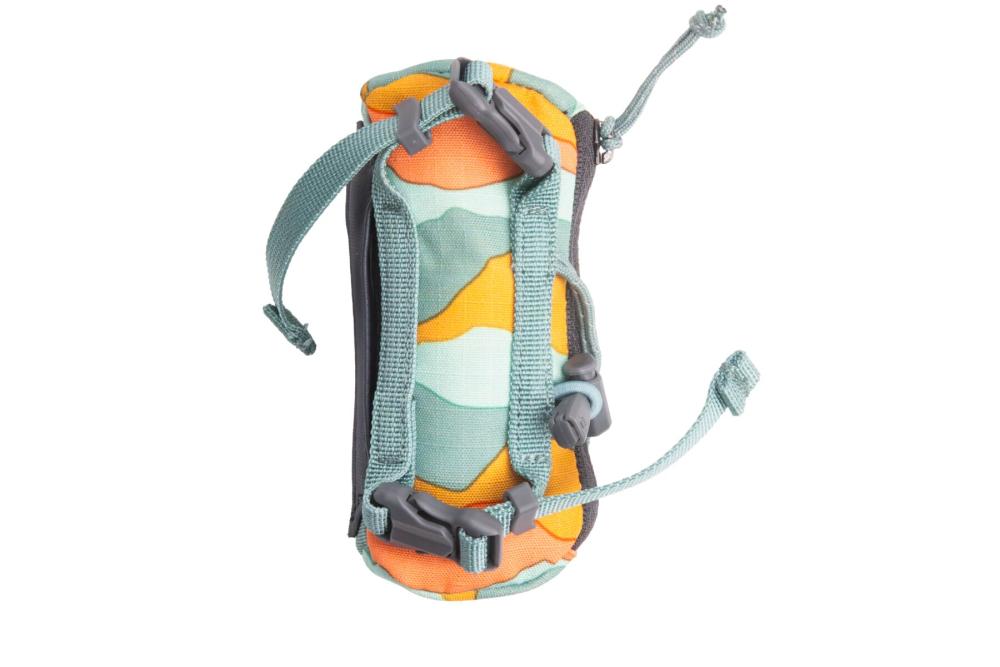 La bolsa para perros Stash Bag Mini™ de Ruffwear es ideal para acoplar en la correa y llevar premios mountains 4