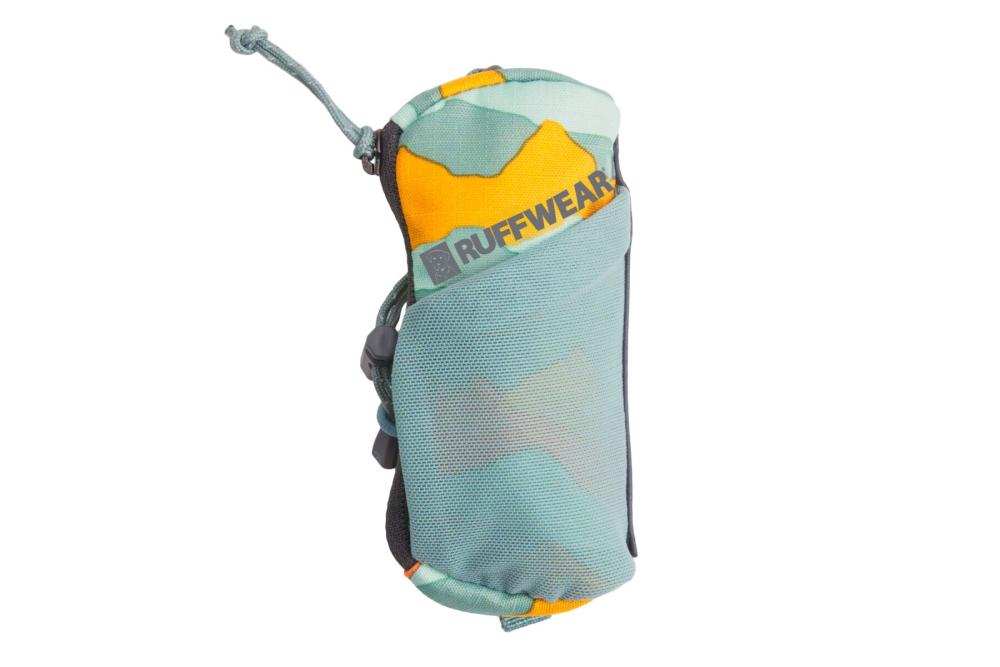 La bolsa para perros Stash Bag Mini™ de Ruffwear es ideal para acoplar en la correa y llevar premios mountains 5