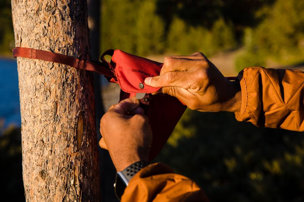 Knot-a-Hitch™ Ruffwear kit completo permite movimiento al perro, ejemplo 2