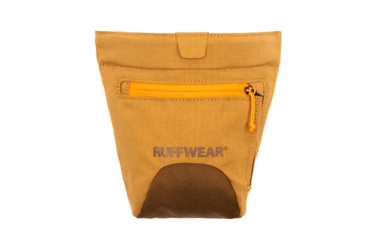 Bolsa de premios para perros Treat Trader™ Ruffwear, práctica y funcional para llevar premios chuches. Marrón 1