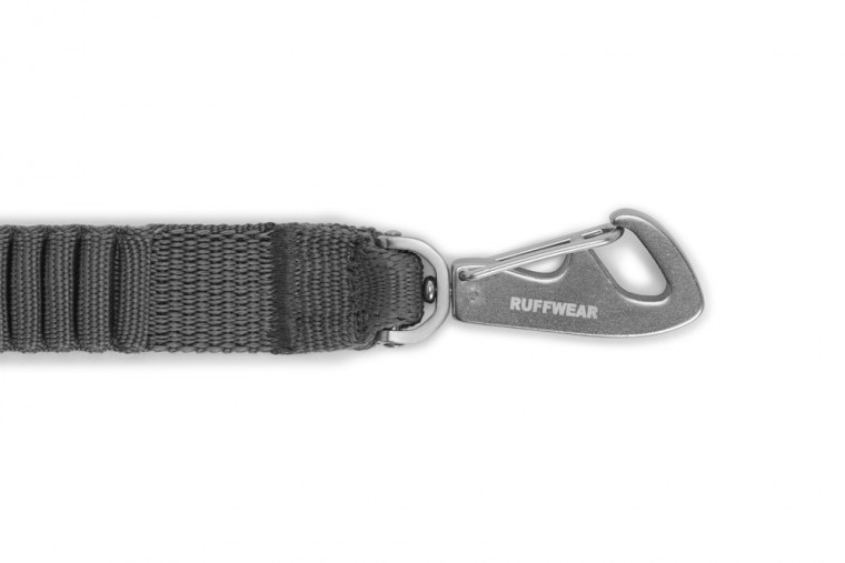 acoplador unión para perros Double Track™ Ruffwear pasear o running con dos perros. Incorpora elástico anti tirones toma 1 2