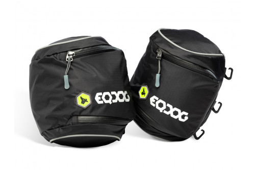 mochila alforja para perros Eqdog FLEX PACK™ II compact negro ajuste y funcionalidad para que sea confortable  toma 1