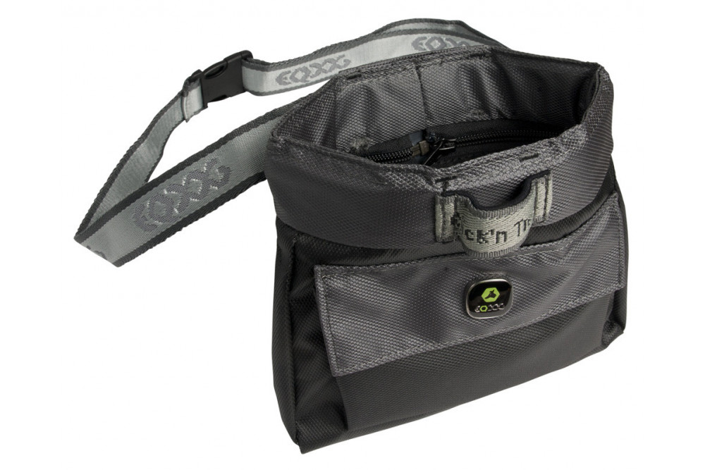 bolsa para premios CLICK'N TREAT de Eqdog con múltiples características. Nylon de alta calidad, fácil de abrir/cerrar toma 3 bolsa para premios CLICK'N TREAT de Eqdog con múltiples características. Nylon de alta calidad, fácil de abrir/cerrar toma 3