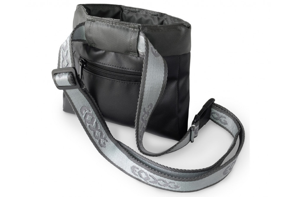 bolsa para premios CLICK'N TREAT de Eqdog con múltiples características. Nylon de alta calidad, fácil de abrir/cerrar toma 6 bolsa para premios CLICK'N TREAT de Eqdog con múltiples características. Nylon de alta calidad, fácil de abrir/cerrar toma 6