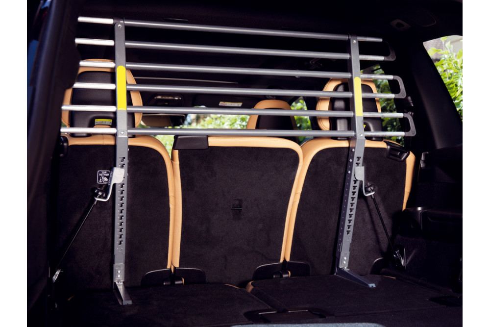 barrera separador de seguridad para perros en coches VarioBarrier  MIMSafe (Suecia) está ensayada en test de impacto toma 3