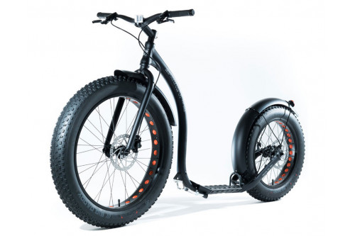 Patinete Kickbike Fat max. Patinetes y scooters para utilizar con perros en bikejoring por montaña, con perros. toma 2