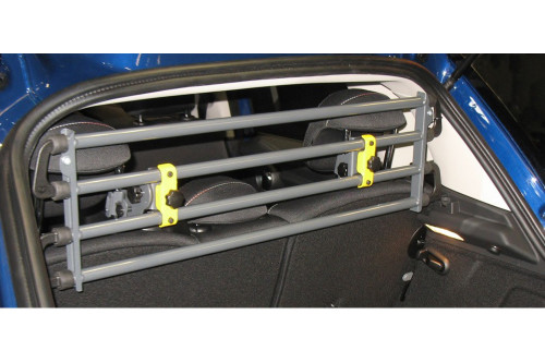 La barrera separador de seguridad para perros en coches VarioBarrier MIMSafe (Suecia) está ensayada en test de impacto toma 4