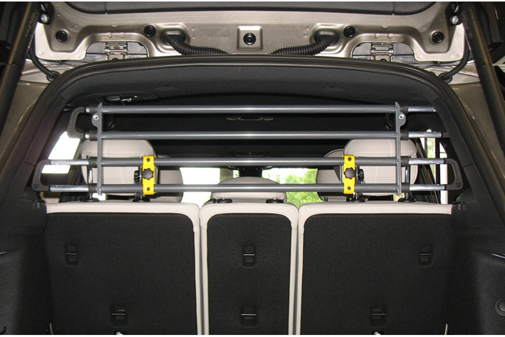 La barrera separador de seguridad para perros en coches VarioBarrier MIMSafe (Suecia) está ensayada en test de impacto toma 5