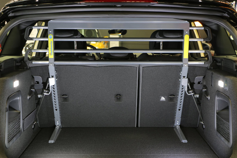 barrera separador de seguridad para perros en coches VarioBarrier MIMSafe (Suecia) está ensayada en test de impacto toma 3