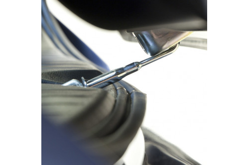 gancho maletero AiringHook de MIMSafe  ideal para dejar  abierto el maletero y que el perro este ventilado y evite calor toma 2