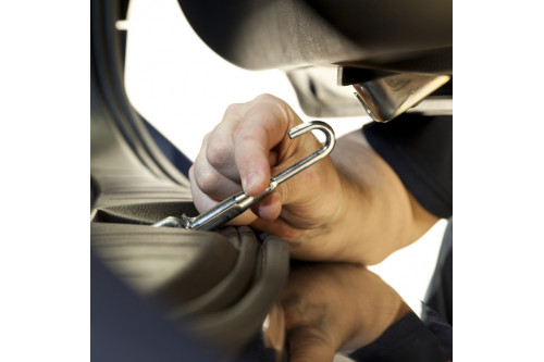 gancho maletero AiringHook de MIMSafe  ideal para dejar  abierto el maletero y que el perro este ventilado y evite calor toma 3