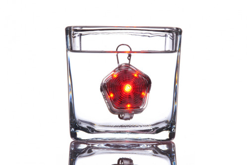 luz de seguridad para perros Ruffwear THE BEACON™ resistente, impermeable, muy visible.  Recargable USB. rojo 2