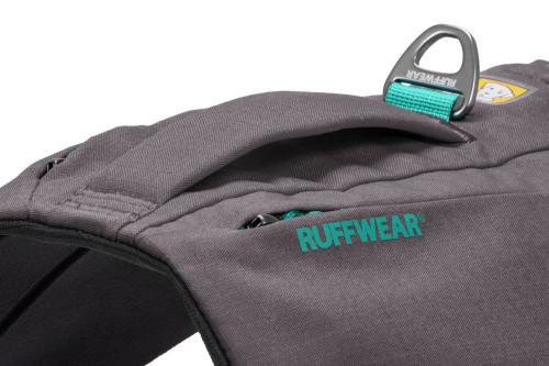 arnés para perros Ruffwear Switchback™ que aporta  comodidad y seguridad, tres puntos de fijación, alforjas integradas toma 16