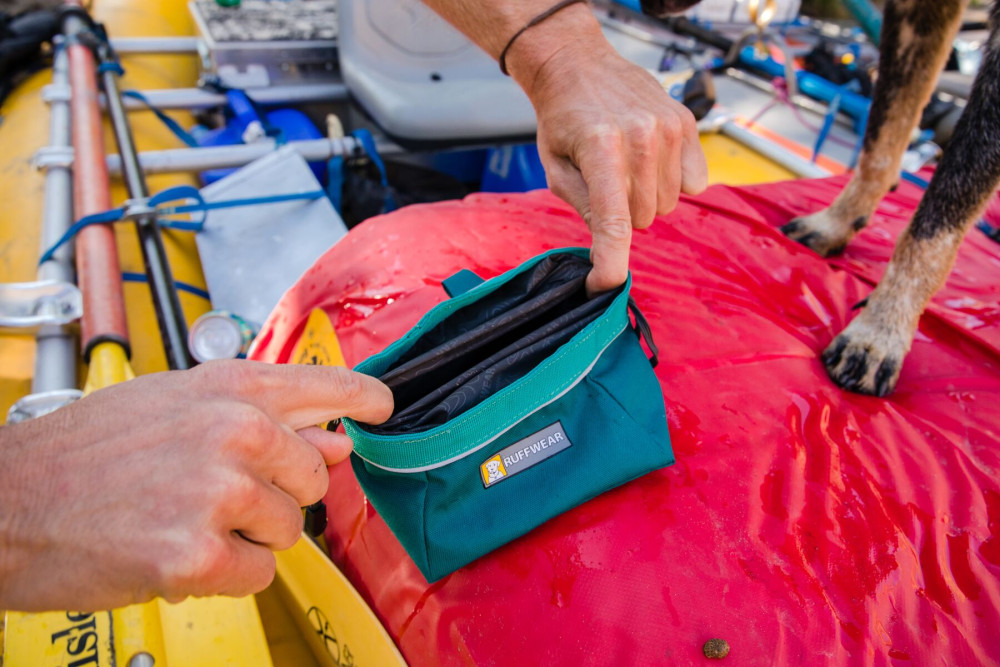 bol plegable con cierre para perros Quencher Cinch Top™ Ruffwear para mochila, senderismo, trekking, running, viajes toma 12
