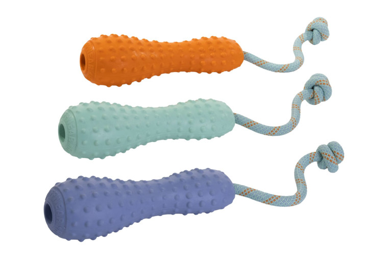 El juguete interactivo para perros Gourdo™ de Ruffwear está fabricada con caucho de latex natural. Resistente toma 1