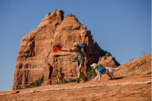 mochila alforja para perros Ruffwear Approach™ Pack 2022 Azul ajuste y funcionalidad para que lleve cómodo la carga toma 17