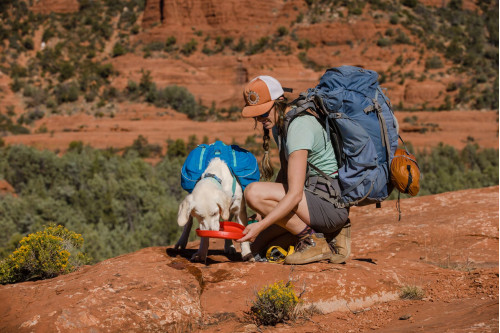 mochila alforja para perros Ruffwear Approach™ Pack 2022 Azul ajuste y funcionalidad para que lleve cómodo la carga toma 15